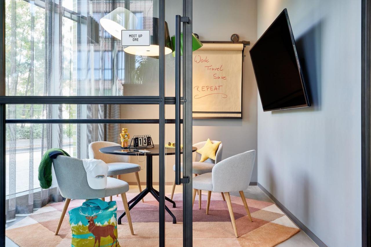 Отель Moxy Cologne Muelheim Экстерьер фото